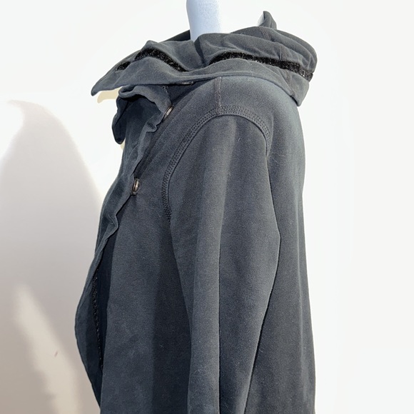 Lululemon Savasana Wrap - Picture 11 of 15